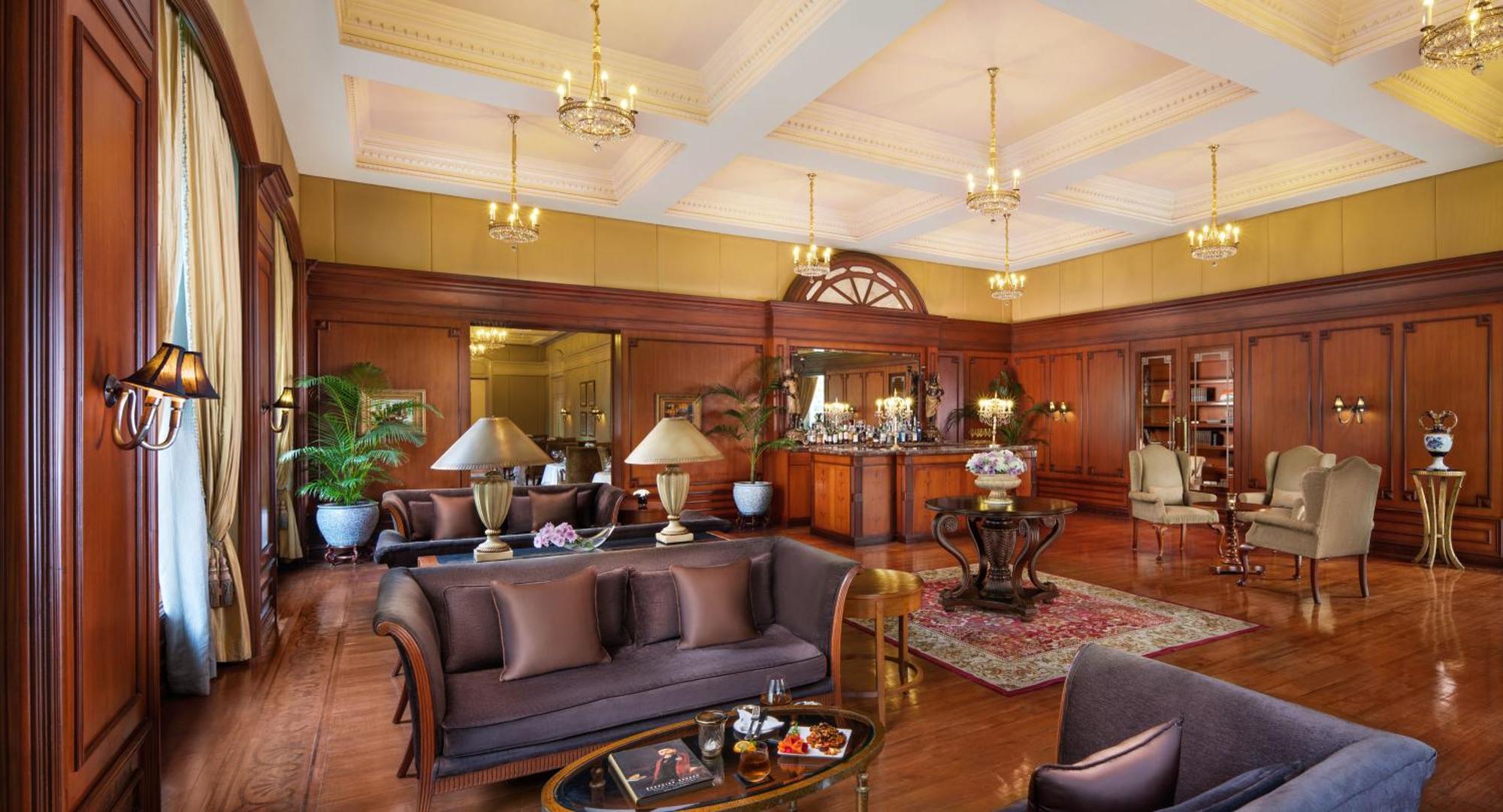 Hotel Taj Krishna Hajdarábád Exteriér fotografie The Imperial Lounge at Delhi International Airport