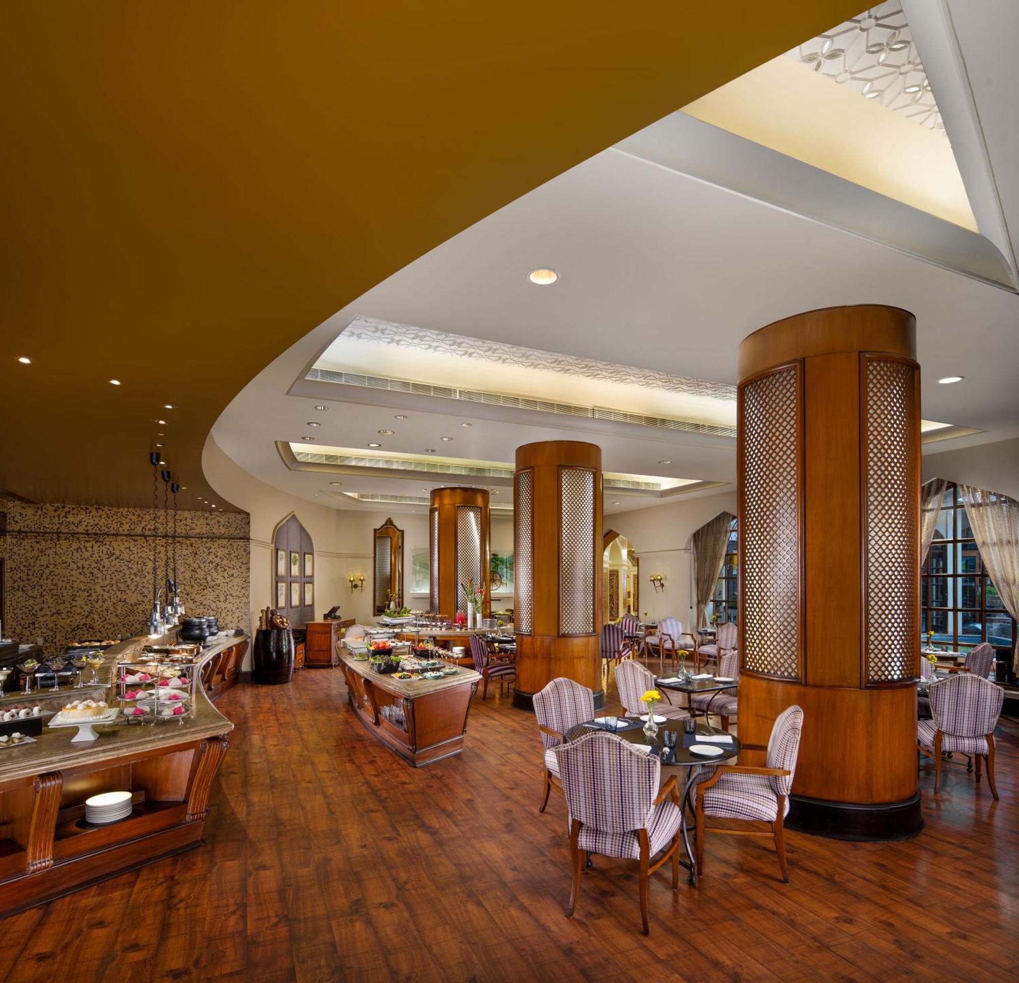 Hotel Taj Krishna Hajdarábád Exteriér fotografie The restaurant